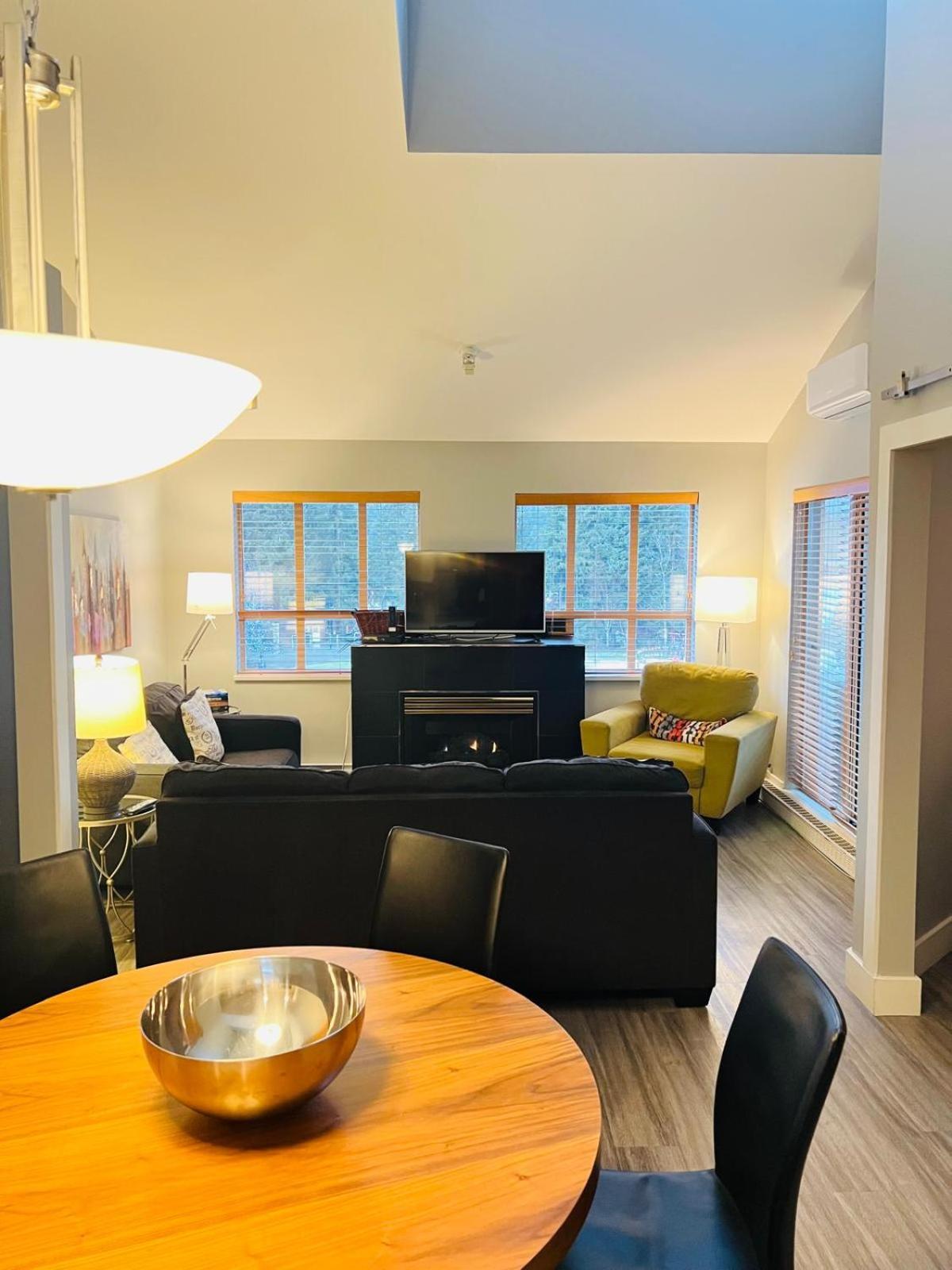 Tyndalstone Lodge 3 Bedroom In The Heart Of Village North ويسلار المظهر الخارجي الصورة